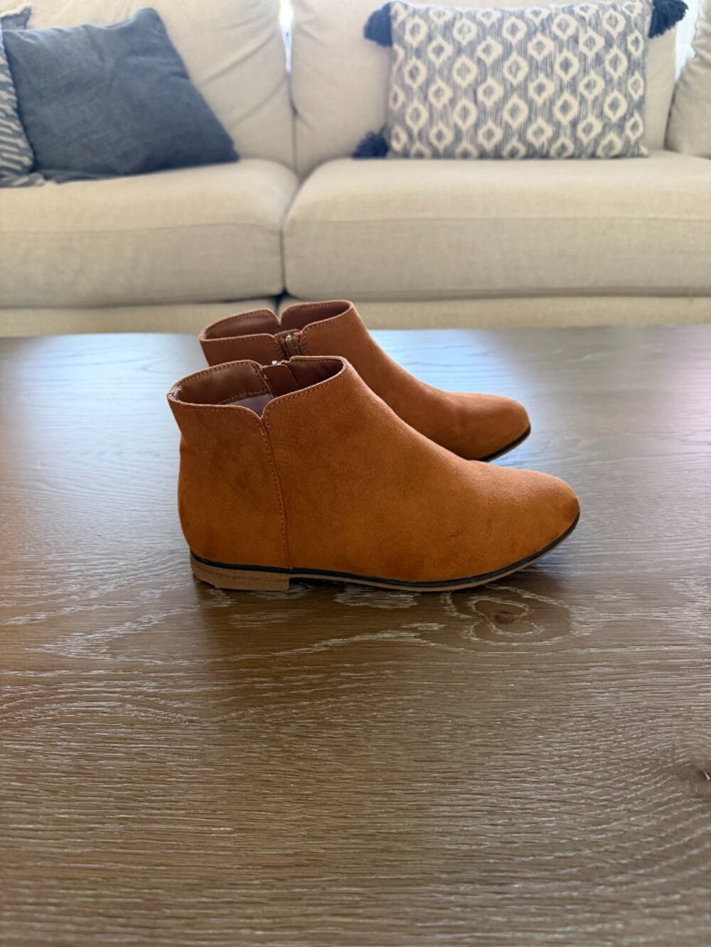 EUC Girls Cat & Jack Opal zipper cognac brown booties boots size 4